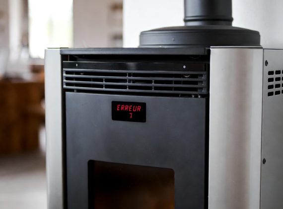 Comment identifier et résoudre un code erreur sur un poêle à granulés
